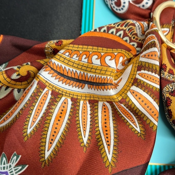 Piper K | Vintage Paisley Inspired Scarf w/ Brooch - Picture 6 of 6